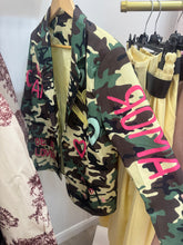 Load image into Gallery viewer, Be a lover army blazer

