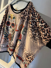 Load image into Gallery viewer, Skull  printed curve luxe top
