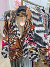 Load image into Gallery viewer, Funky eye suede blazer
