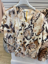 Load image into Gallery viewer, Suede printed jacket tops
