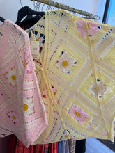 Load image into Gallery viewer, Flower crochet cardigan

