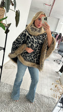 Load image into Gallery viewer, Leopard faux fur poncho jacket
