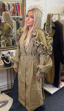 Load image into Gallery viewer, Tan premium trench coat
