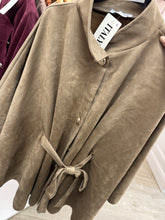 Load image into Gallery viewer, Soft suede like cape
